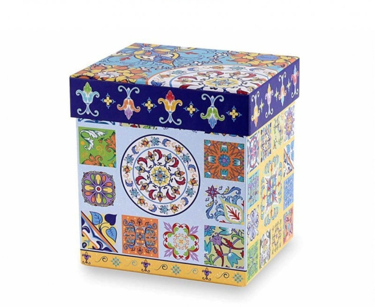 Порцеланова чаша за чай с капак и цедка в подаръчна кутия - италиански декор