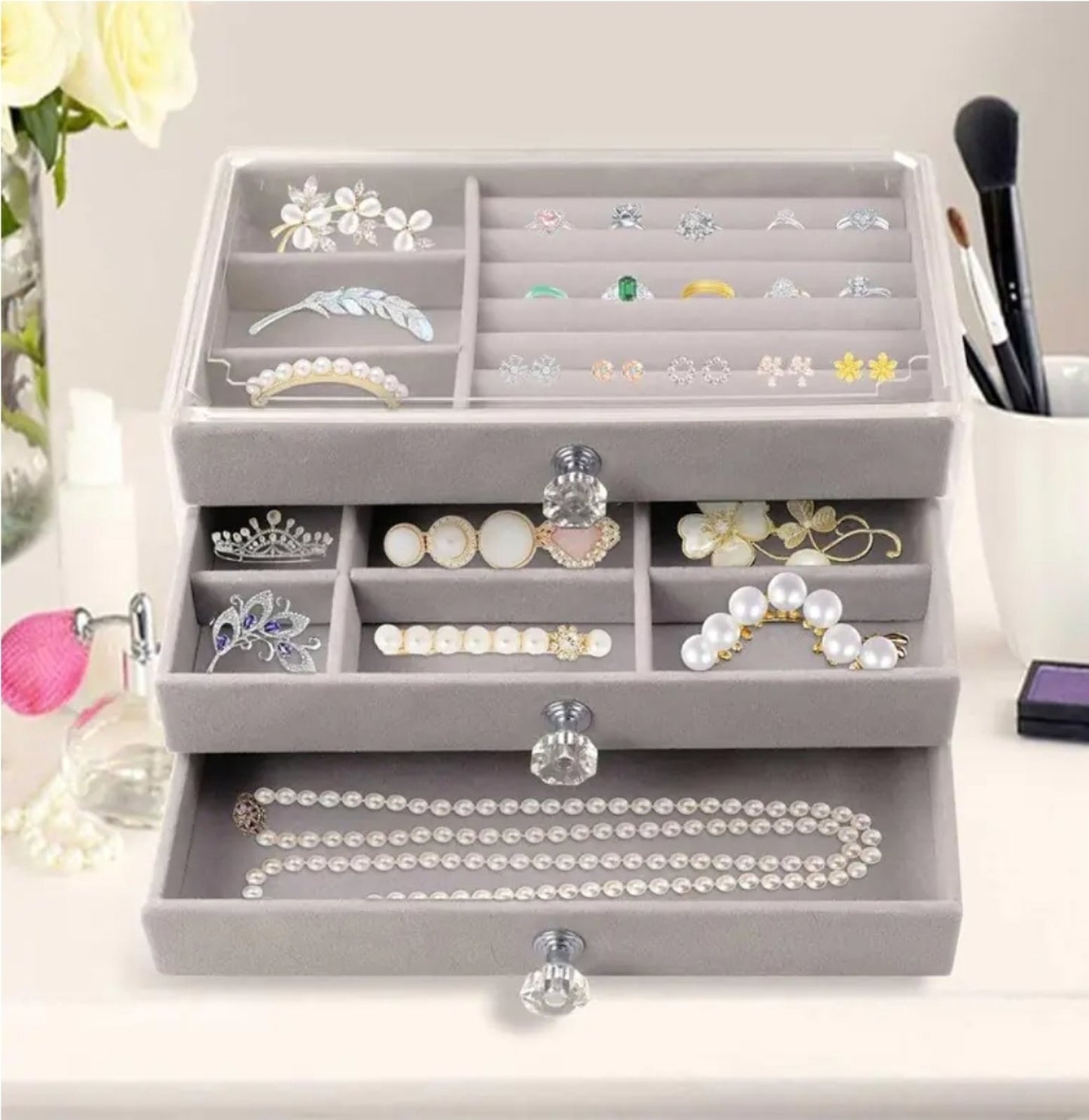 Кутия за бижута от велур на три нива в прозрачна ПВЦ кутия