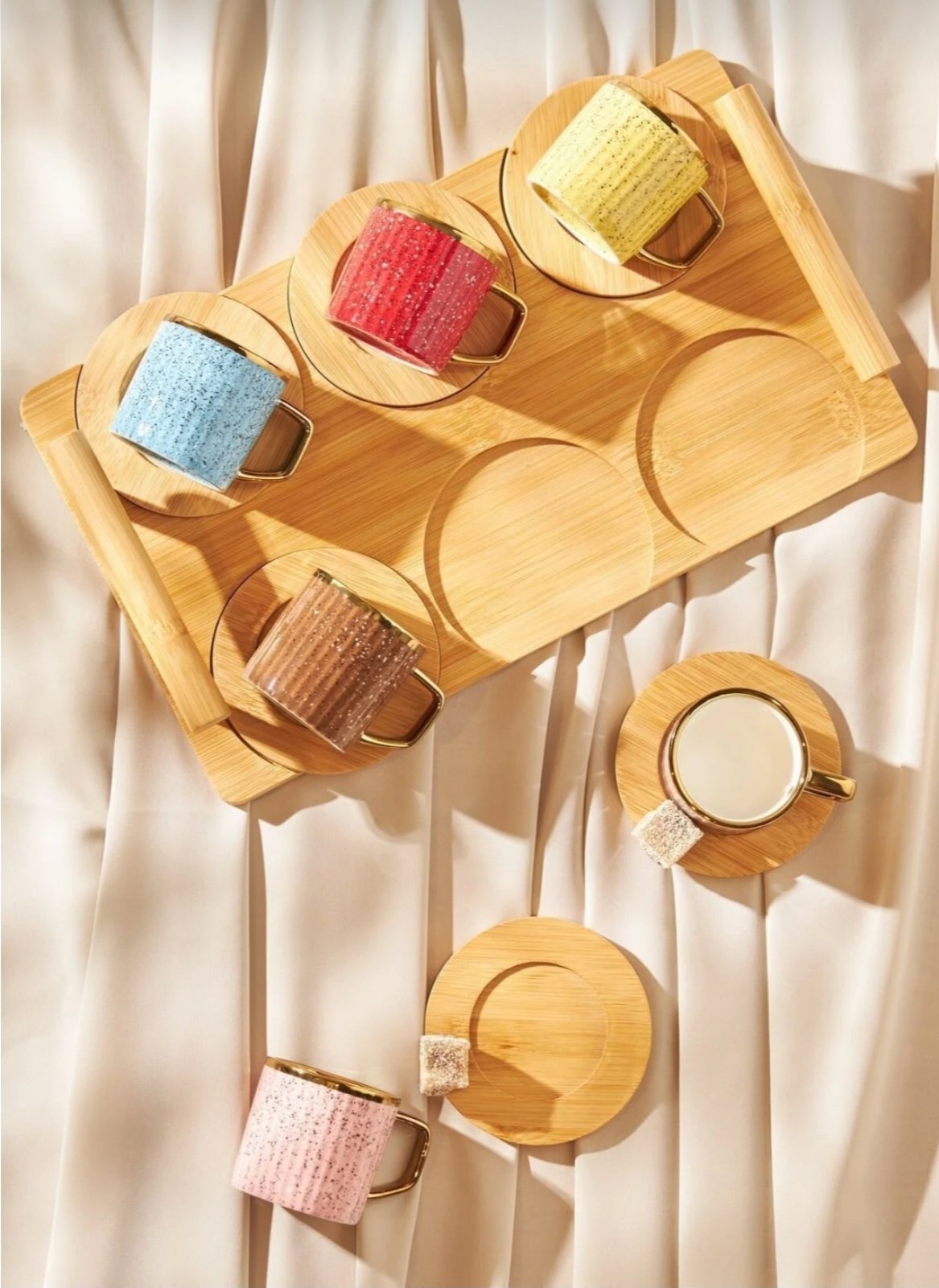 Комплект от 6 цветни чаши за кафе с бамбуков поднос - 90 мл