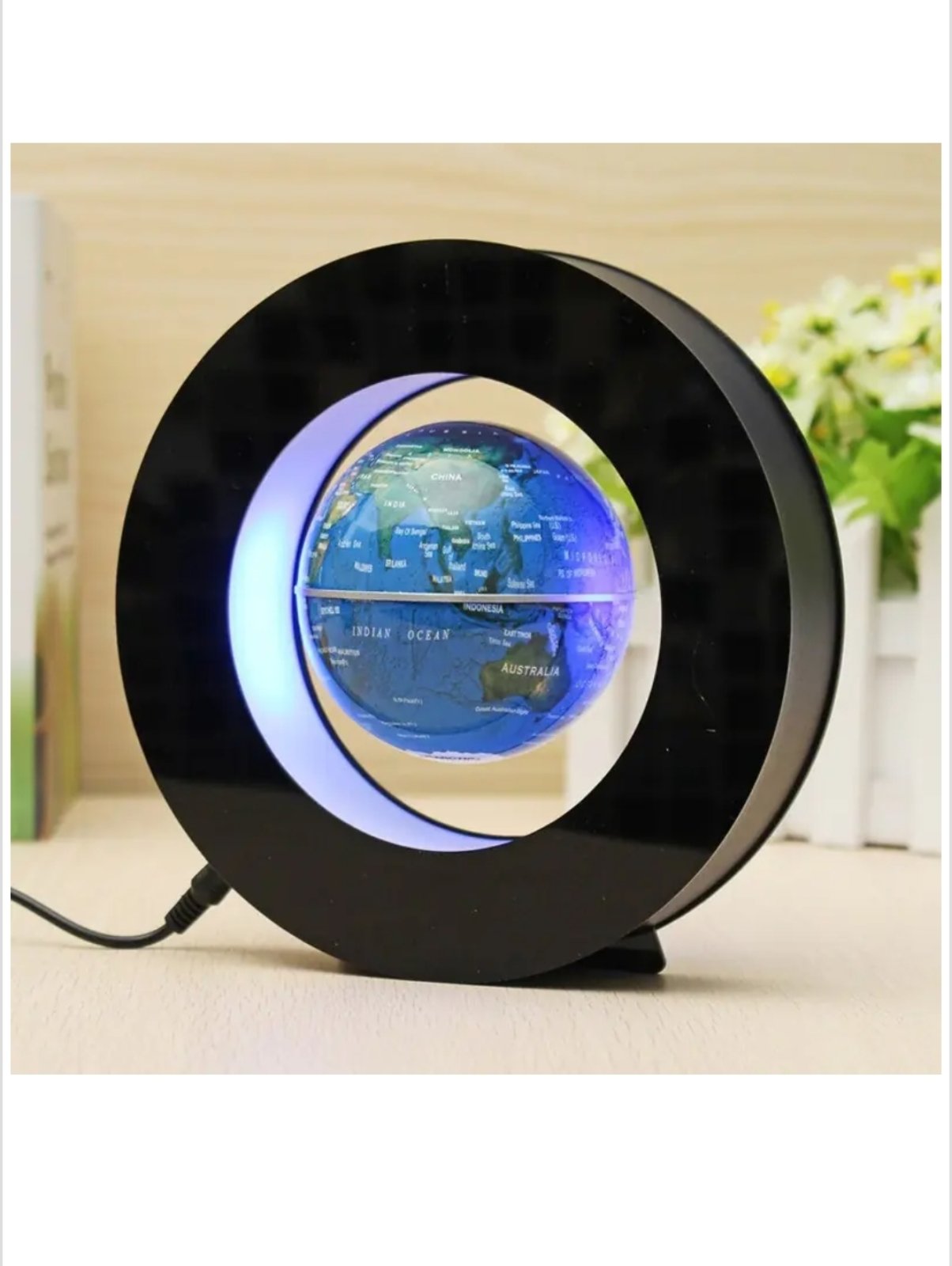 Магнитен левитиращ глобус с LED светлина (със зарядно)